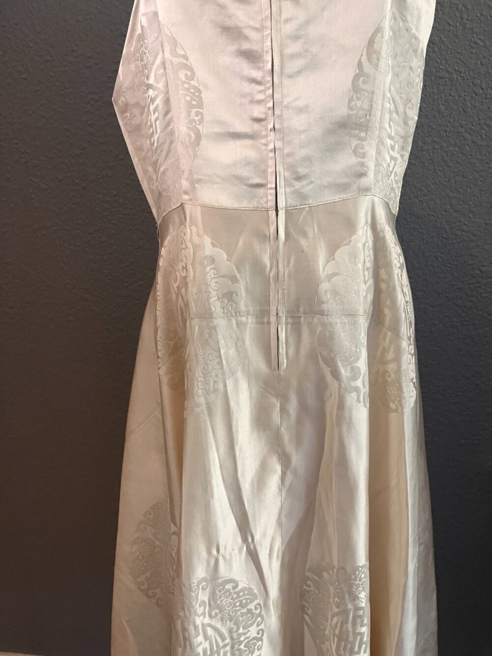 VINTAGE 50'S JOHN DOYLE BISHOP SEATTLE ASIAN INSPIRED SATIN DRESS IVORY & GOLD - Picture 8 of 15